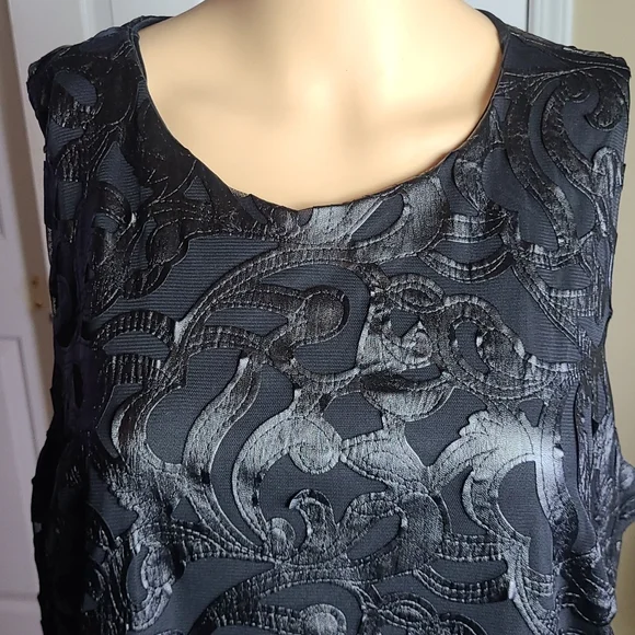 Ladies Sleeveless Dress 👗 😍 - Picture 2 of 8